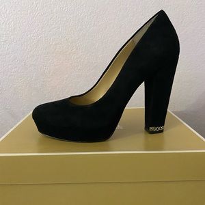 Michael Kors Black Pumps